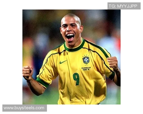 40年代足球明星的辉煌岁月与传奇故事回顾 40年代足球明星的辉煌岁月与传奇故事回顾